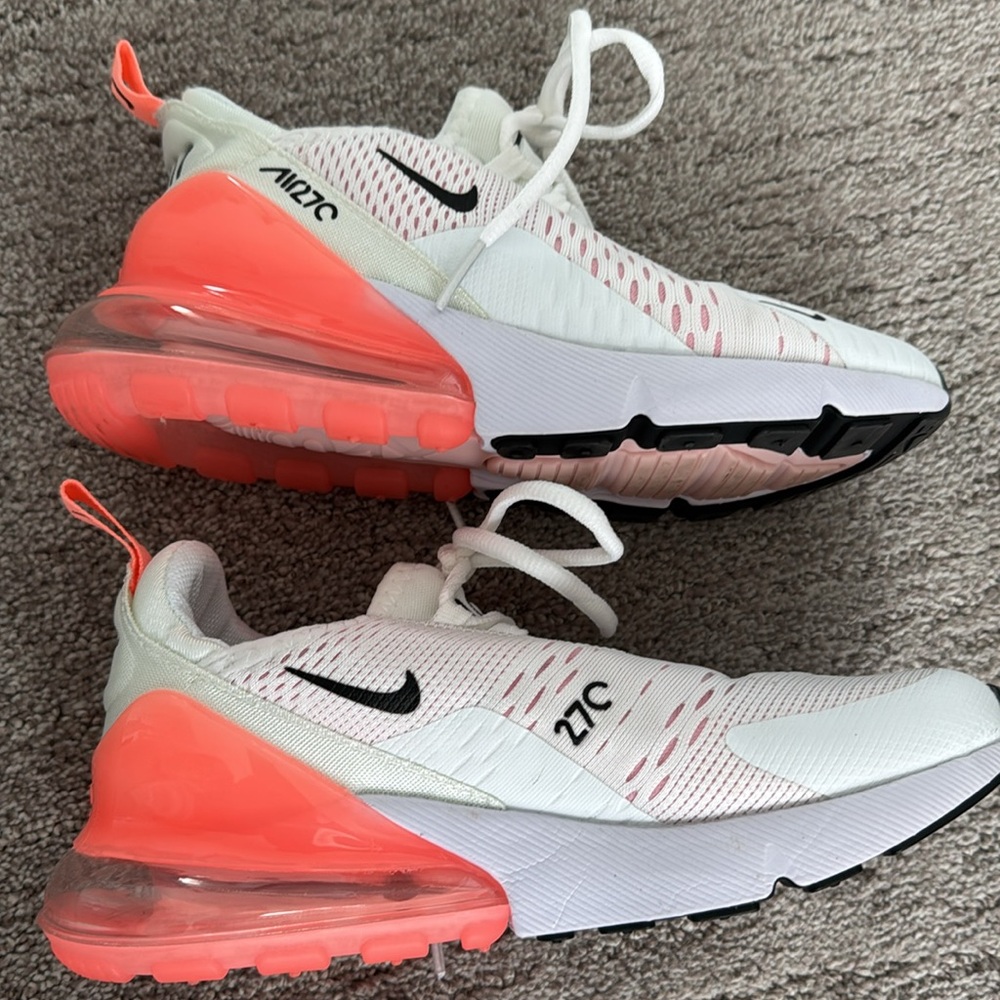 Nike Air Max 270 white and coral size 5 1/2
